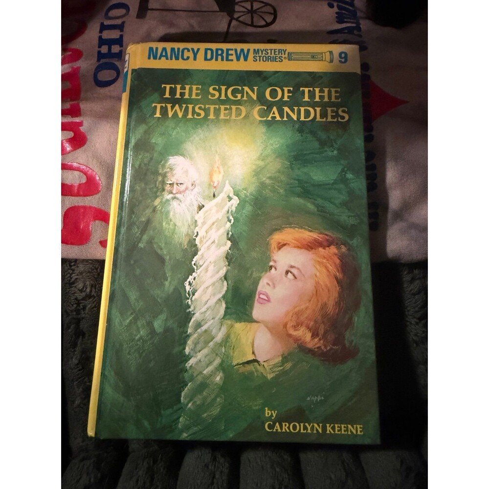 Nancy Drew The Sign of the Twisted Candles Book 9